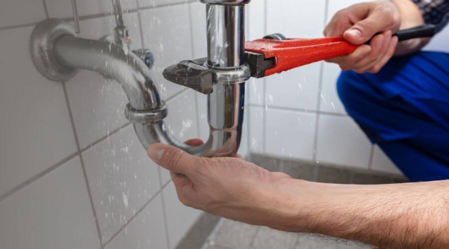 Expert burst pipe repair services in Sawyer, KS